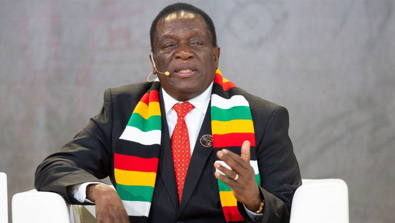 Zimbabve'de iktidar oyunu: 83 yaşındaki lider süreyi uzattı