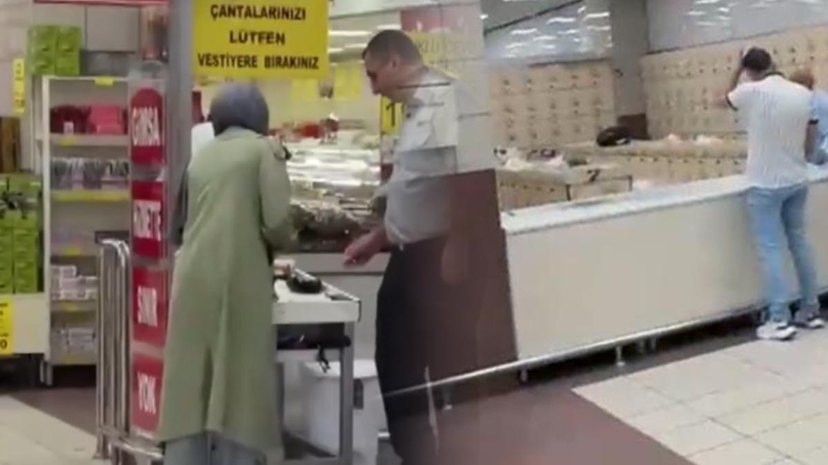 Zincir markette çanta kilitleme uygulamasına tepki: Sincan'da müşteriler isyan etti