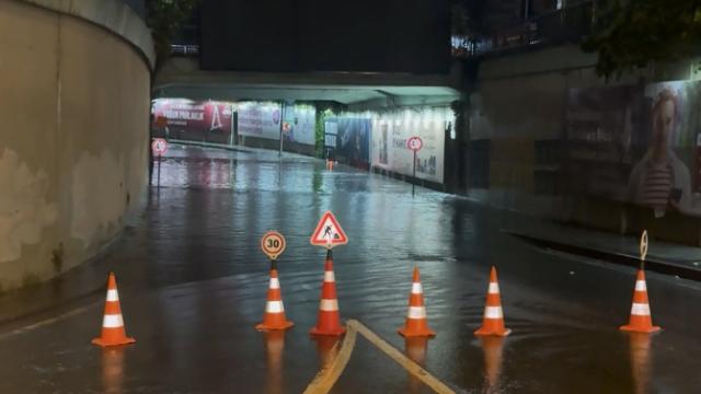 Zincirlikuyu Alt Geçidi Su Bastı: Trafik Felç