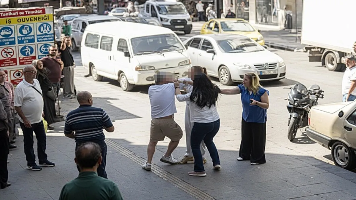 Zonguldak'ta kaza sonrası kavga: Dikiz aynasıyla kadına saldırdı