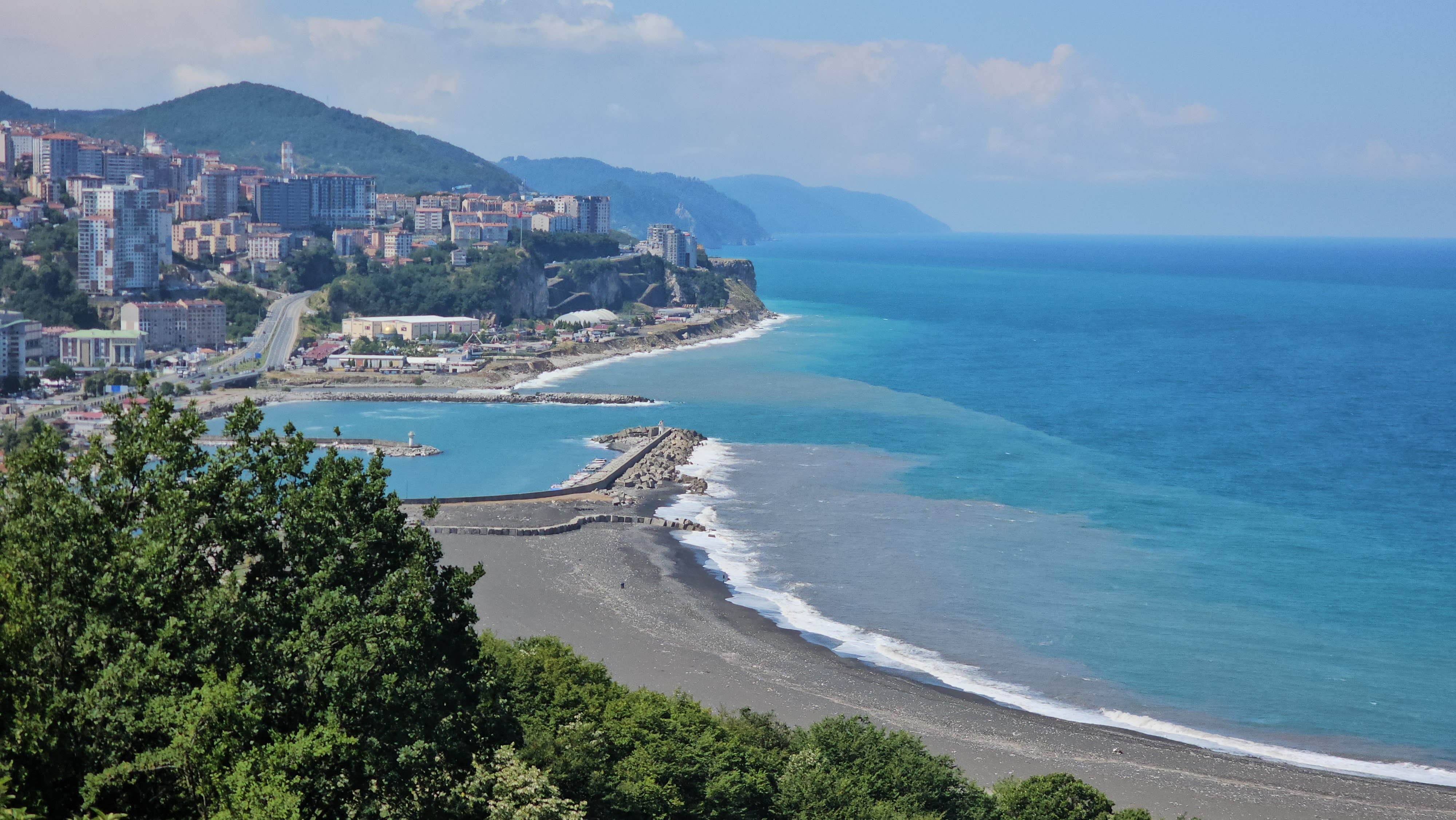 Zonguldak'ta Sağanak Sonrası Deniz Çamura Döndü