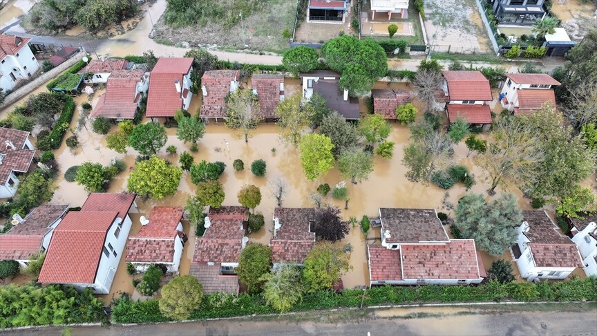 Zonguldak'ta Sağanak Hayatı Felç Etti