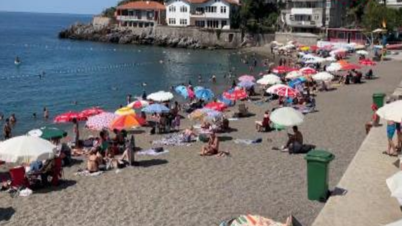 Zonguldak'ta Denize Girme Yasağı Sona Erdi, Kapuz Plajı Doldu