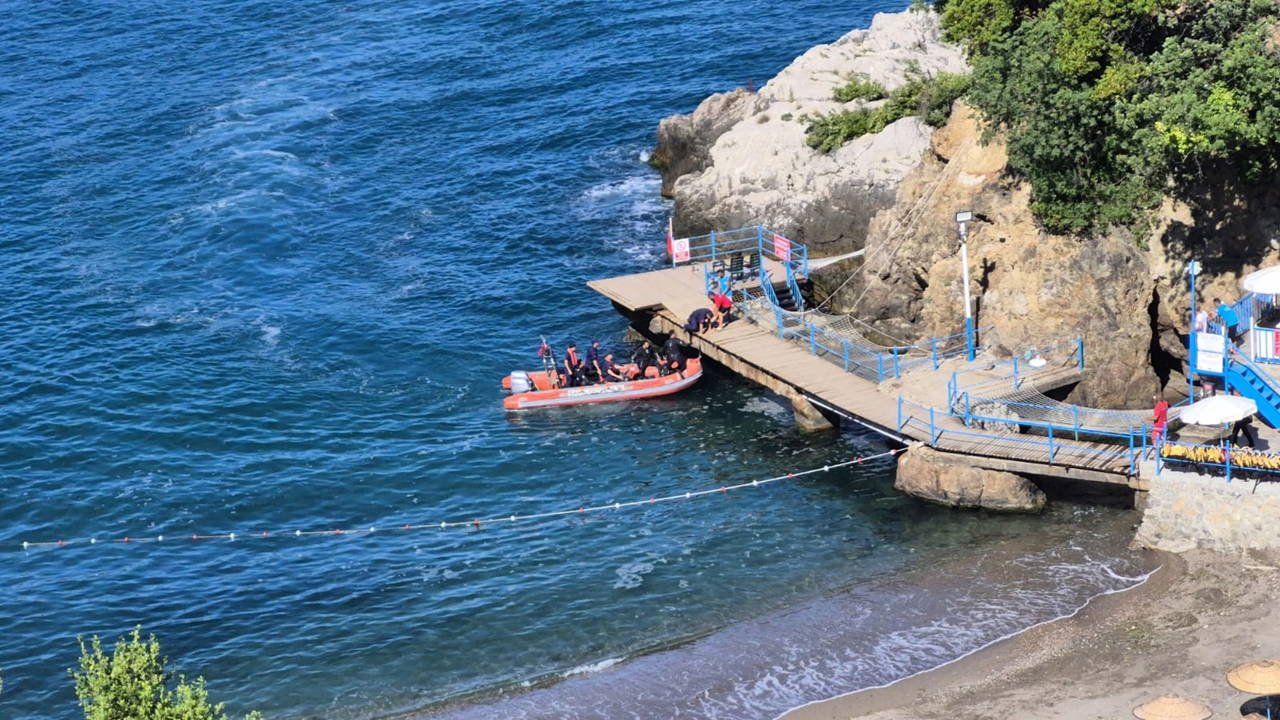 Zonguldak'ta yasak bölgede denize giren Bayram Kahveci'yi arama çalışmaları sürüyor