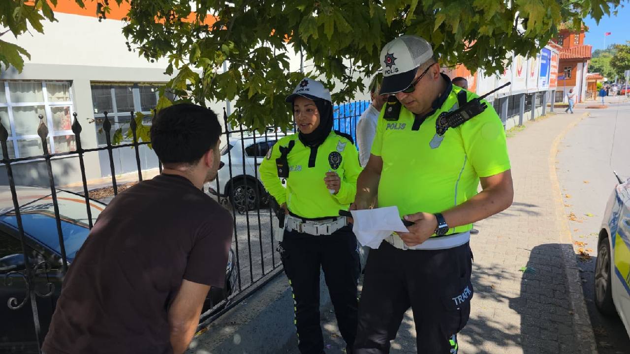 Zonguldak'ta Yayaya Yol Vermeyen Aday Sürücü Ehliyetini Aynı Gün Kaybetti