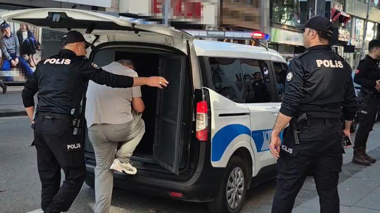 Zonguldak'ta Caddede Röntgenci Gerilimi: Kadının Görüntüleri Telefonundan Çıktı