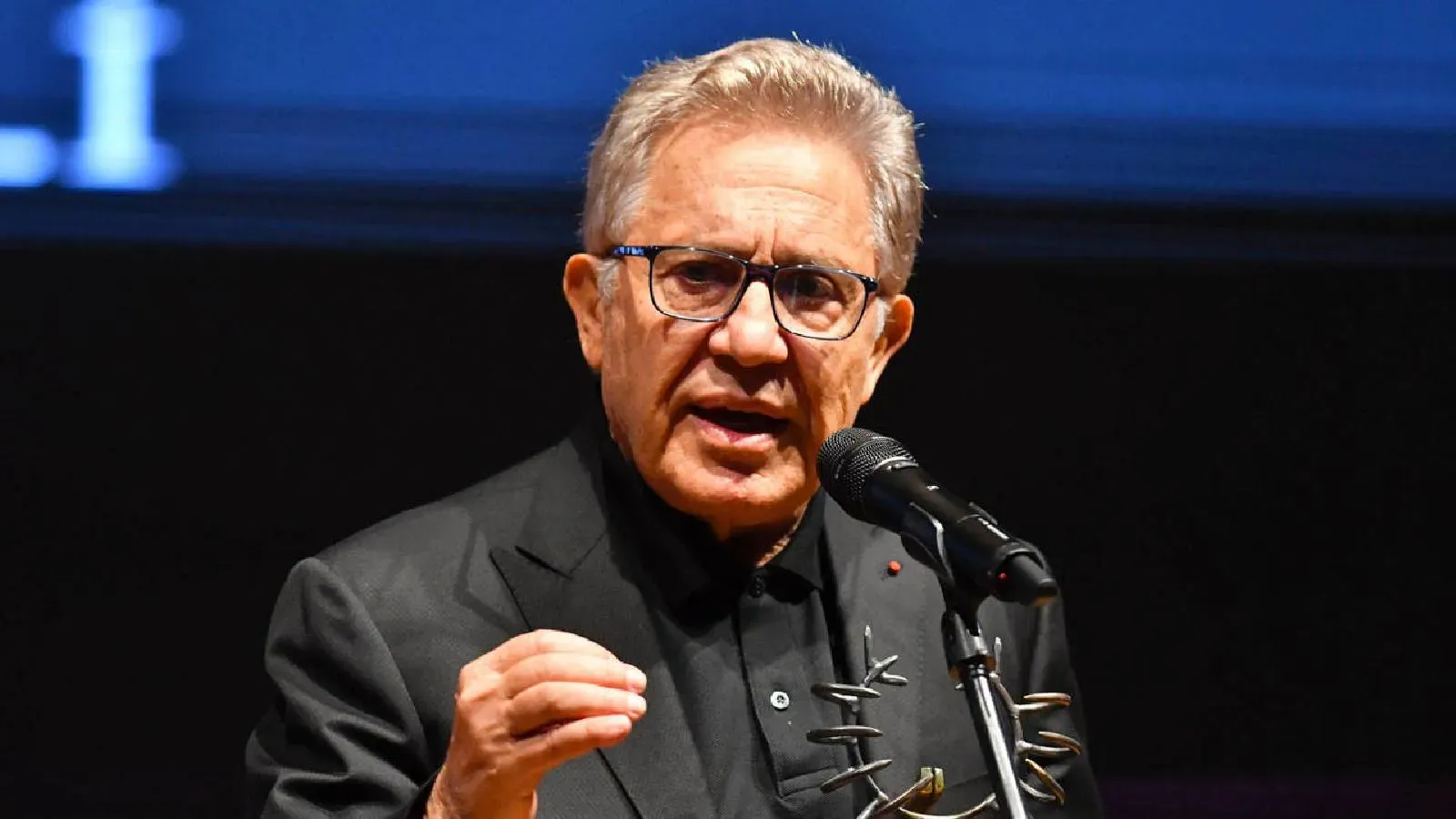 Zülfü Livaneli'den Özgür Özel'e Şarkı Önerisi: 'Yiğidim Aslanım' Yerine İki Alternatif