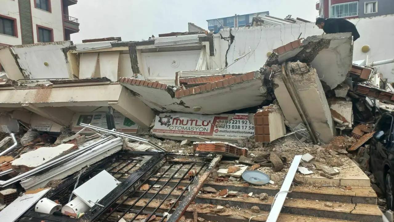 Zümrüt Apartmanı davasında rapor 1 yıl 10 aydır yok
